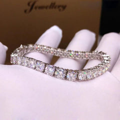 🔥 Sparkling Moissanite Bracelet